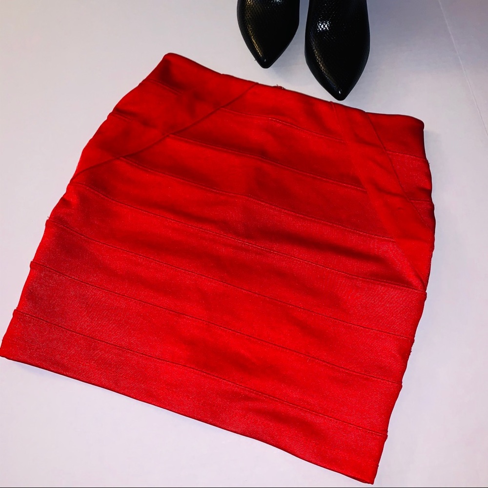 ⭐️ TOPSHOP GUC MINI RED BODYCON SKIRT sz 6
